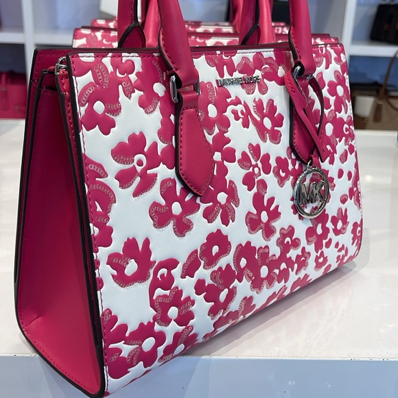 Michael Kors Sheila Medium Sequined Floral Print CZ Satchel
Dragofruit
NWT - Picture 4 of 16